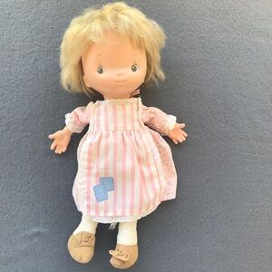 Vintage Knickerbocker BETSEY CLARK 9” Vinyl Head Rag Doll